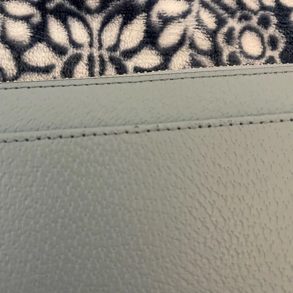 EXCELLENT CONDITION Kate Spade Large Continental Wallet in Light Blue - Picture 4 of 12